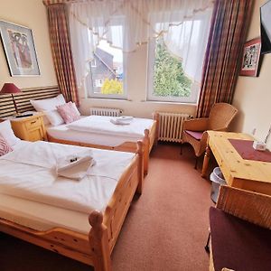 Zimmer mit zwei Einzelbetten