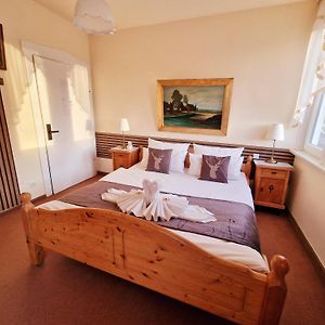 Zimmer mit Queensize-Bett